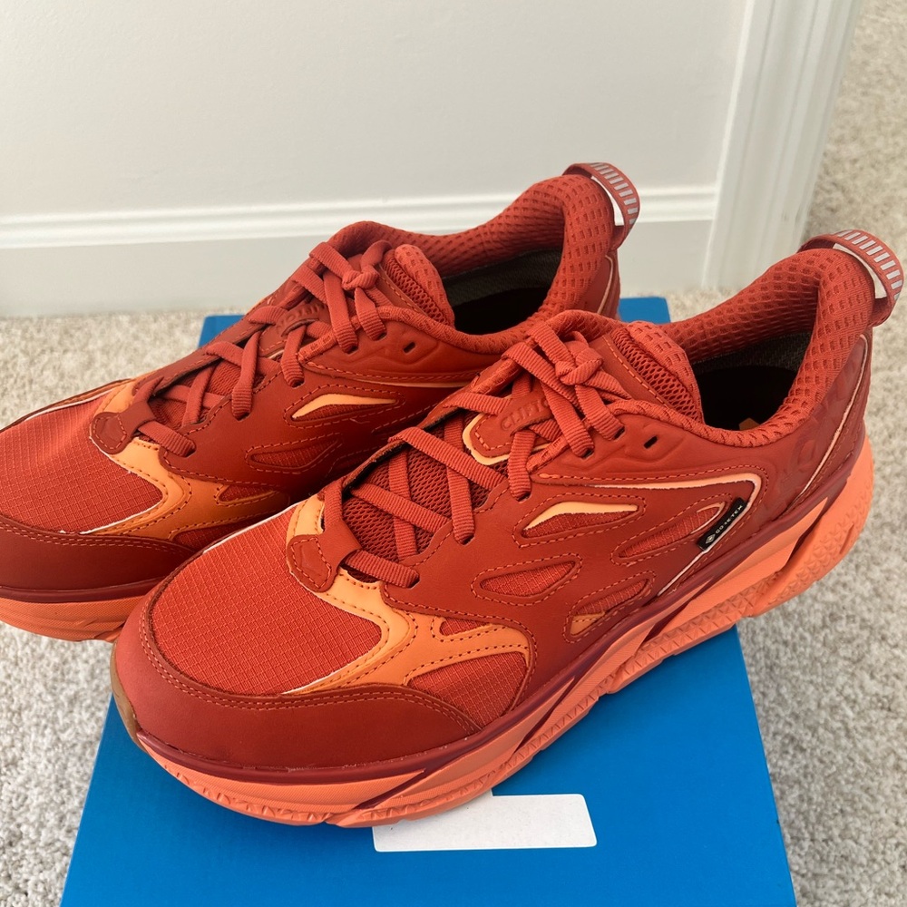 HOKA ONE ONE • U CLIFTON L GTX - Universal Size 9M, 10W